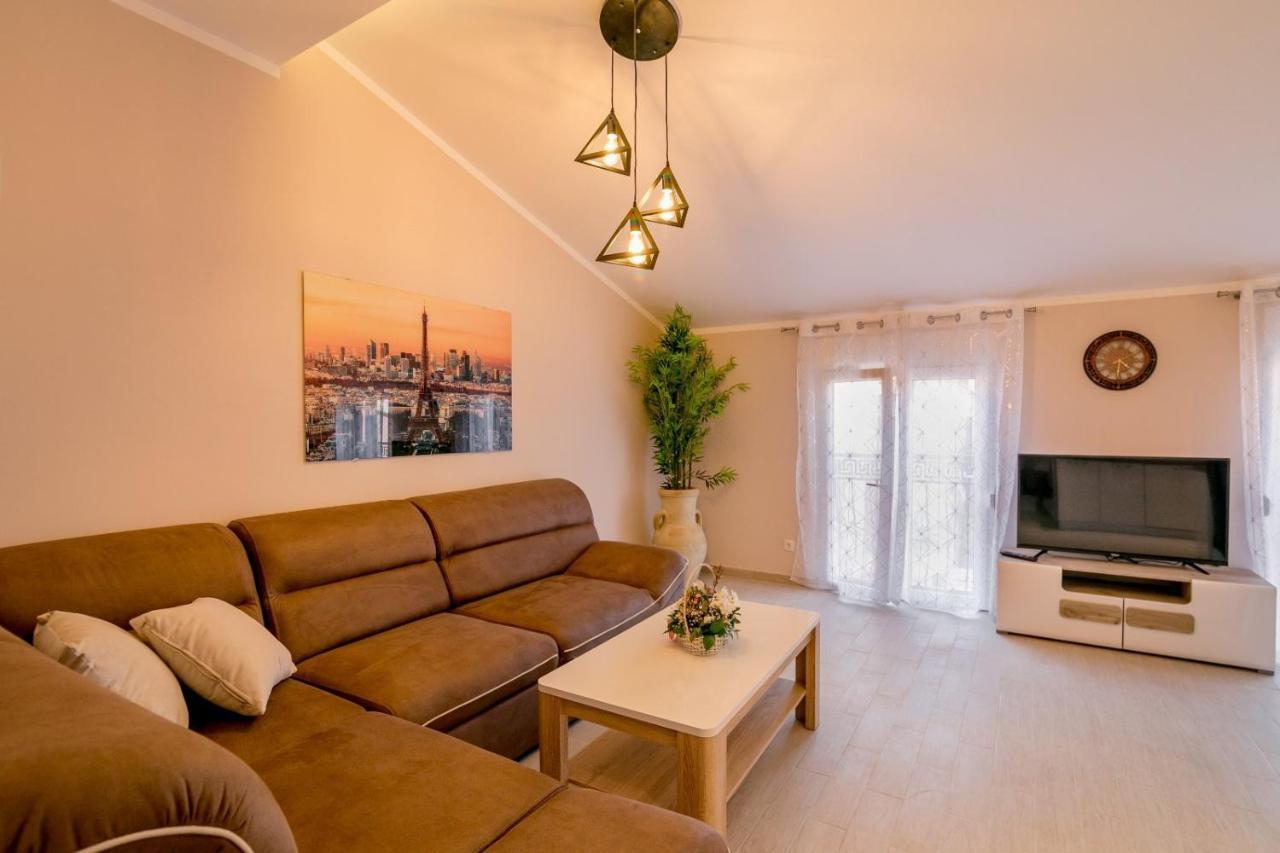Apartmani Matej โกตอร์ ภายนอก รูปภาพ
