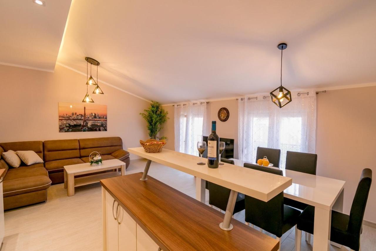 Apartmani Matej โกตอร์ ภายนอก รูปภาพ