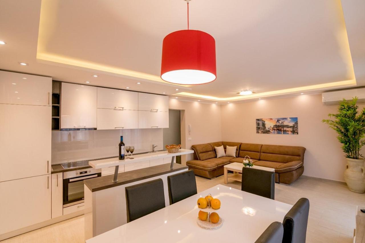 Apartmani Matej โกตอร์ ภายนอก รูปภาพ