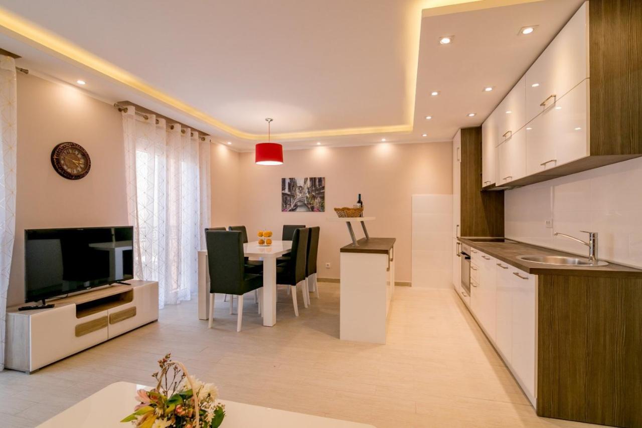 Apartmani Matej โกตอร์ ภายนอก รูปภาพ