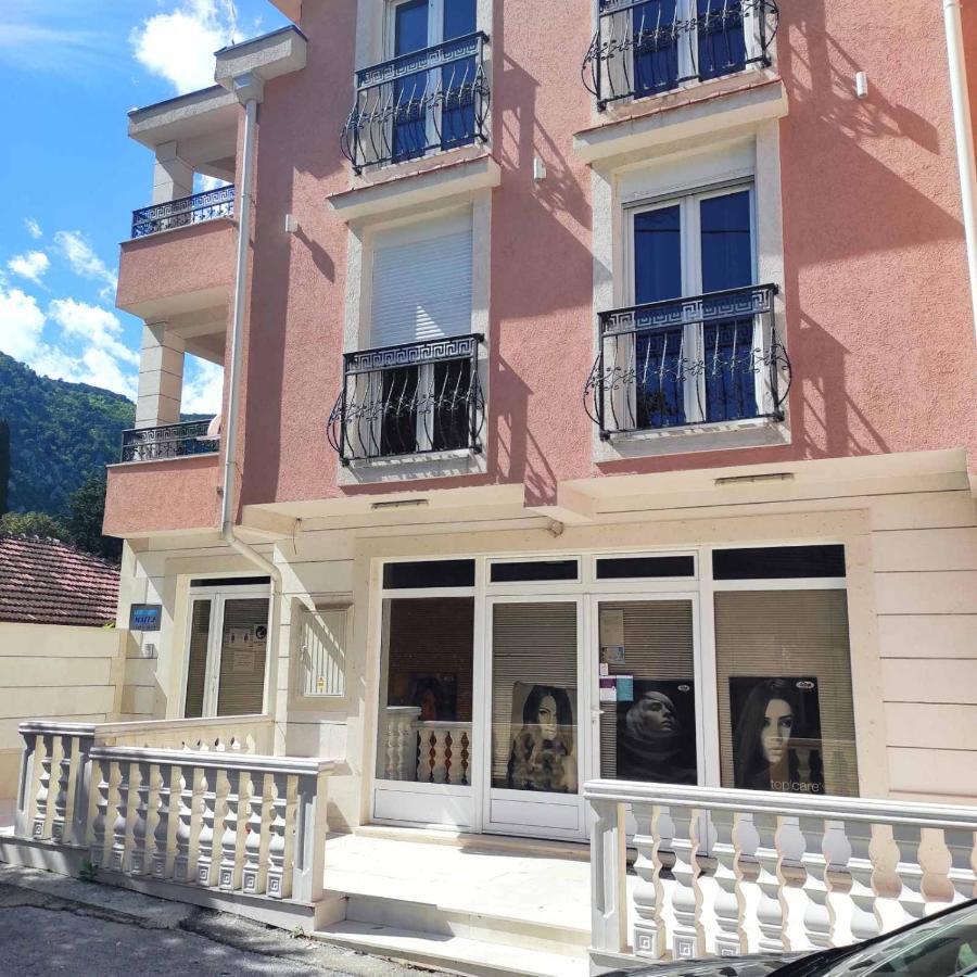 Apartmani Matej โกตอร์ ภายนอก รูปภาพ