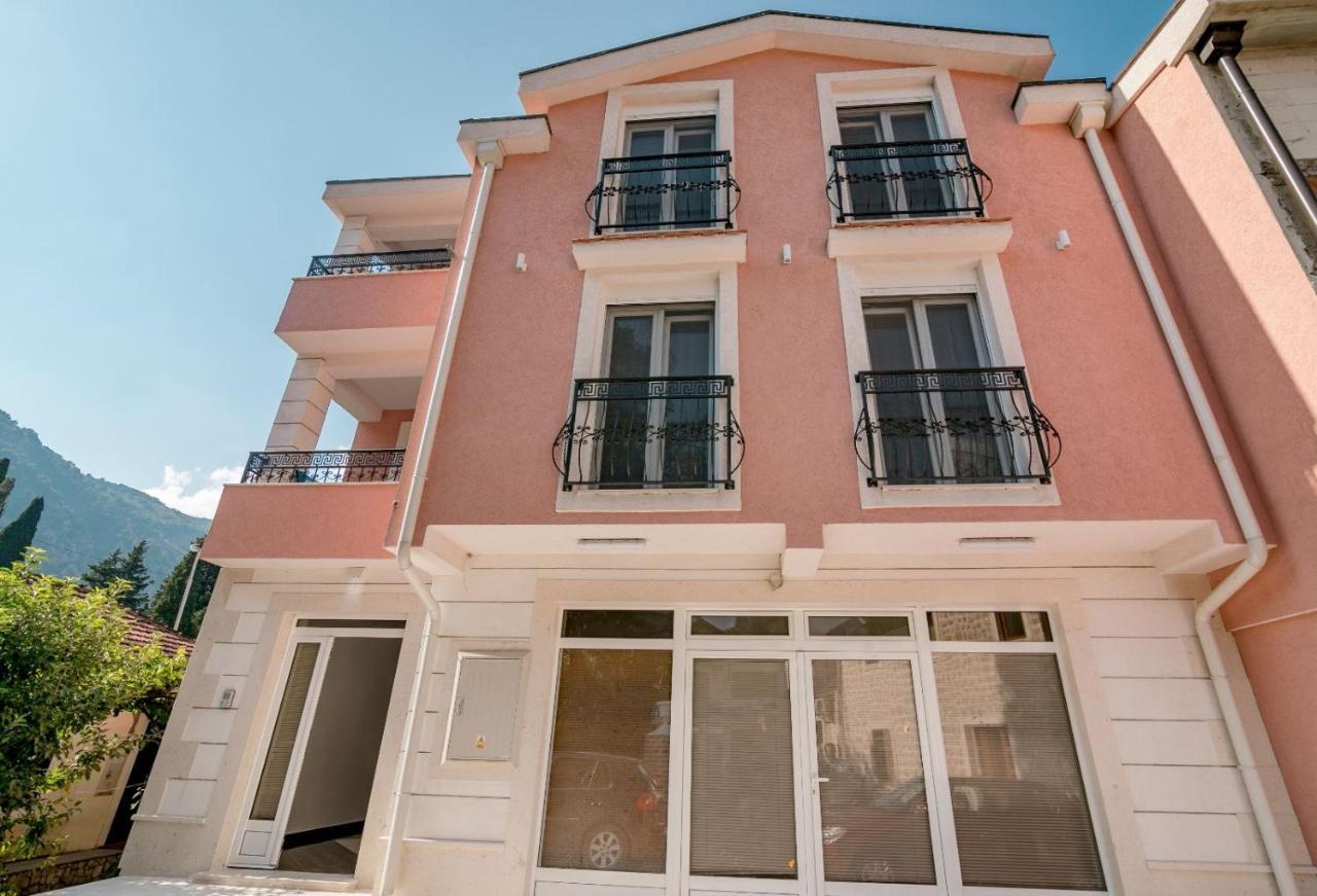 Apartmani Matej โกตอร์ ภายนอก รูปภาพ