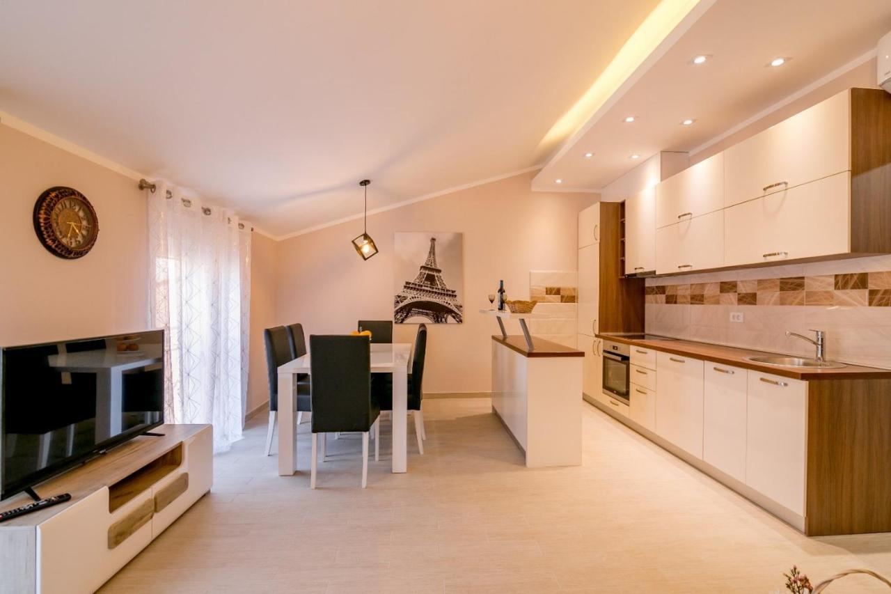 Apartmani Matej โกตอร์ ภายนอก รูปภาพ