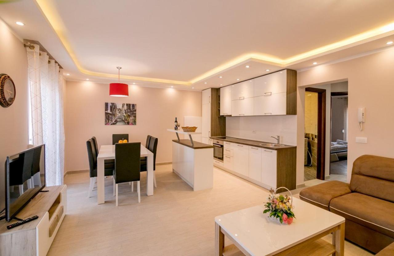 Apartmani Matej โกตอร์ ภายนอก รูปภาพ
