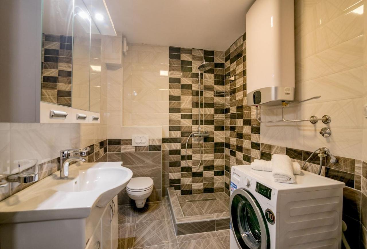 Apartmani Matej โกตอร์ ภายนอก รูปภาพ