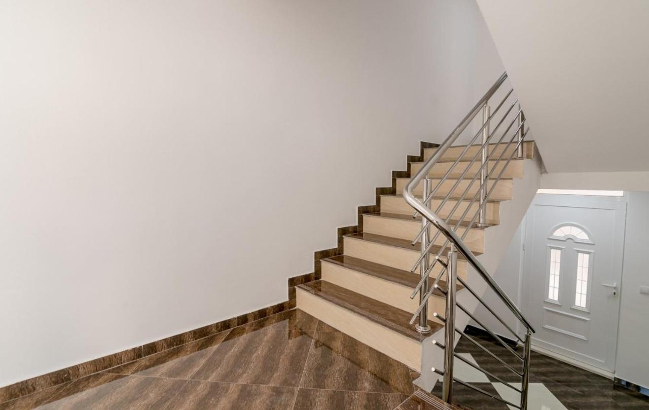 Apartmani Matej โกตอร์ ภายนอก รูปภาพ