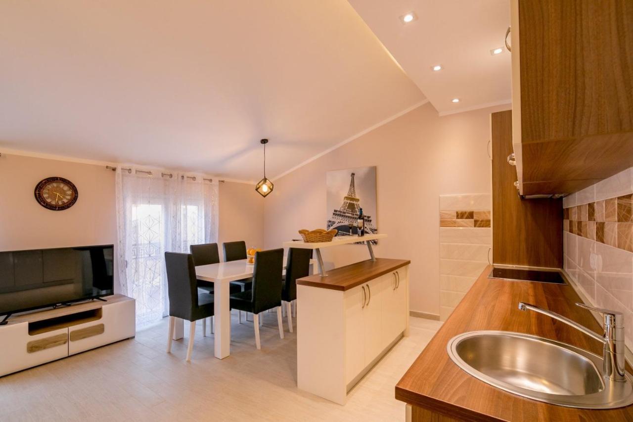 Apartmani Matej โกตอร์ ภายนอก รูปภาพ