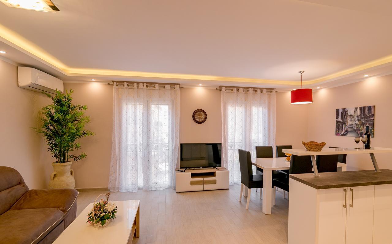 Apartmani Matej โกตอร์ ภายนอก รูปภาพ