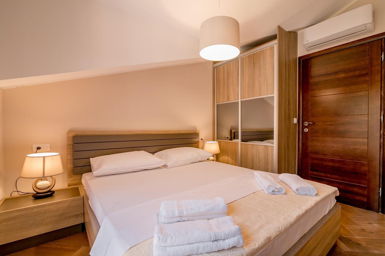 Apartmani Matej โกตอร์ ภายนอก รูปภาพ